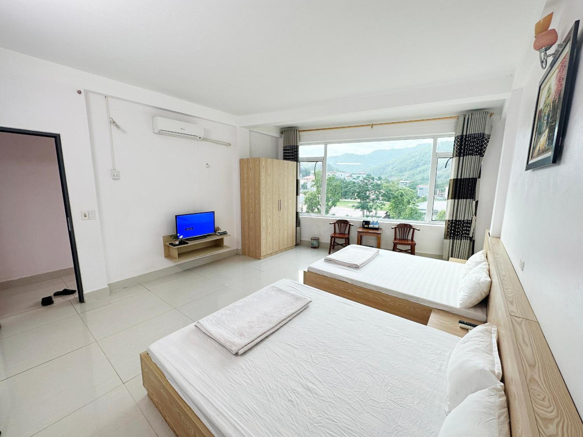 Quy Anh Hotel Bao Lac Town Exterior foto